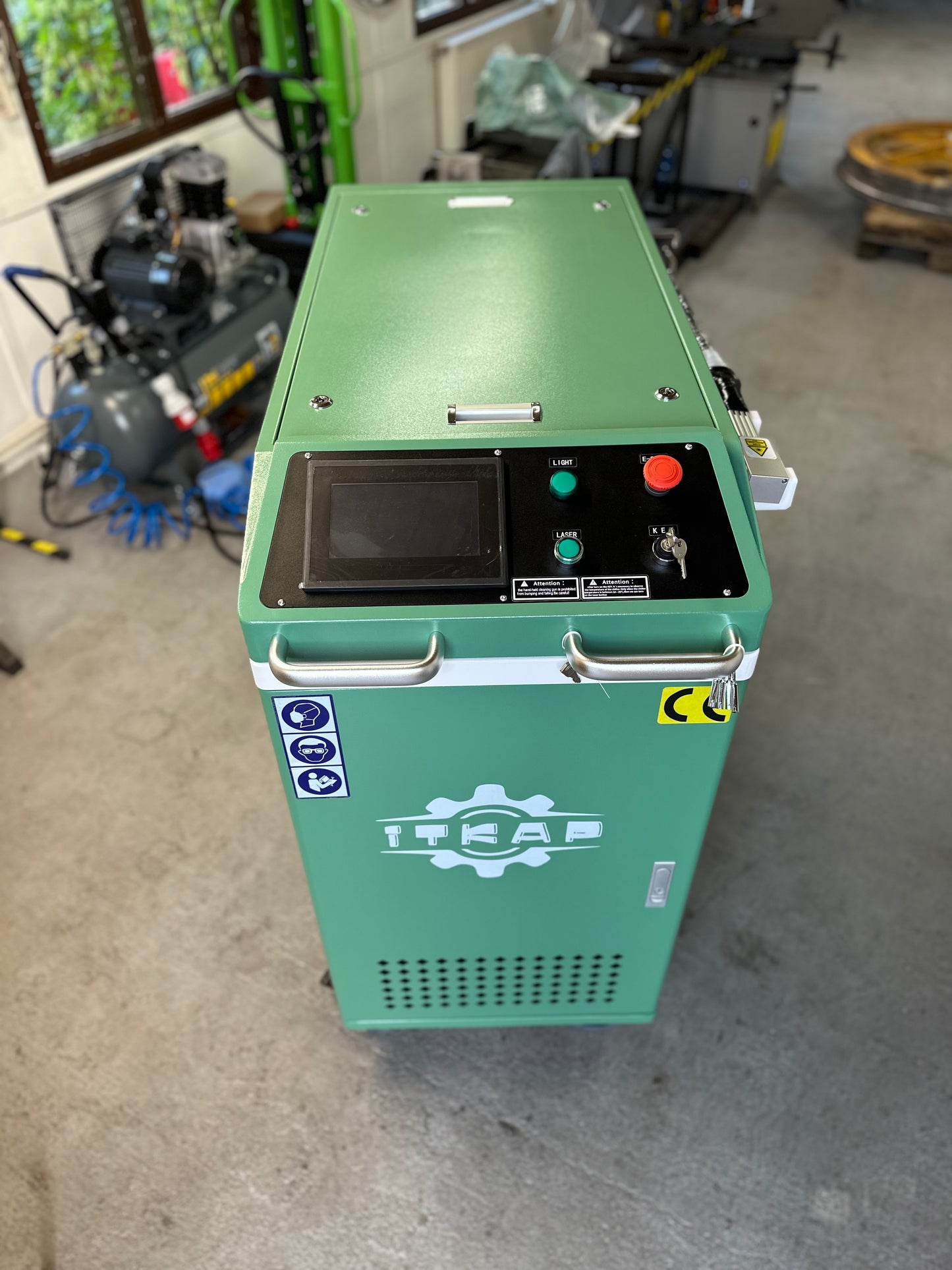 Laserový čistiaci stroj 2000W RAYCUS