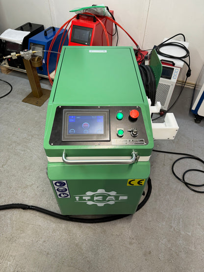 Profesionálny laserový čistiaci stroj s dvoma motormi 2000W RAYCUS